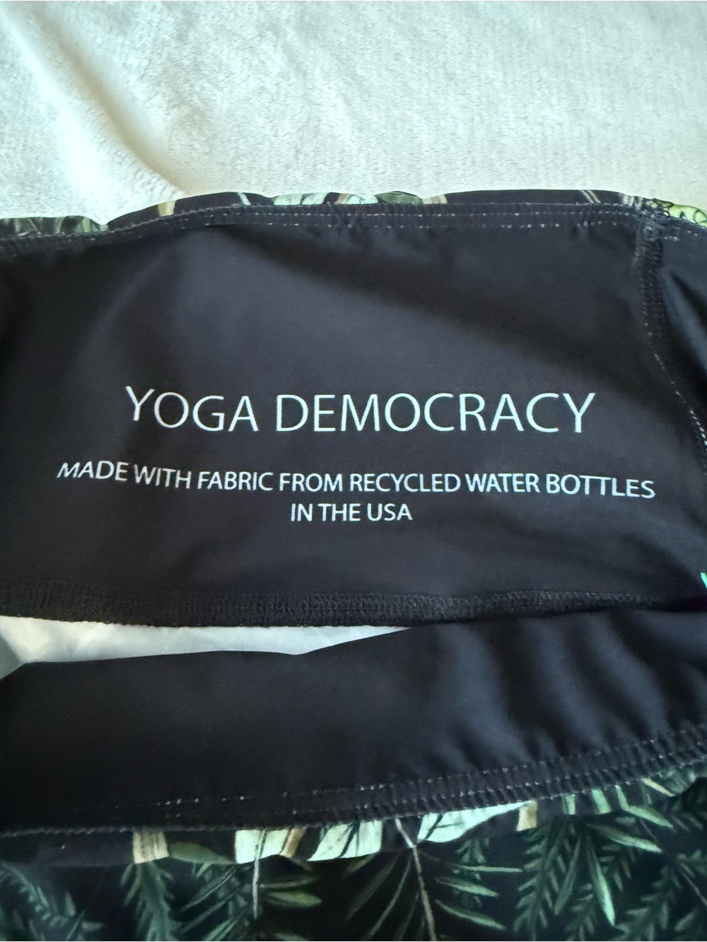 Yoga Democracy NEW Tropical Leggings Size Large D95 - Picture 8 of 8